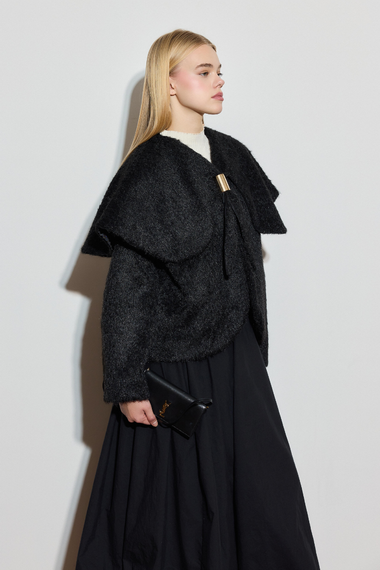 Seraphine Wide Collar Short Fur - Black