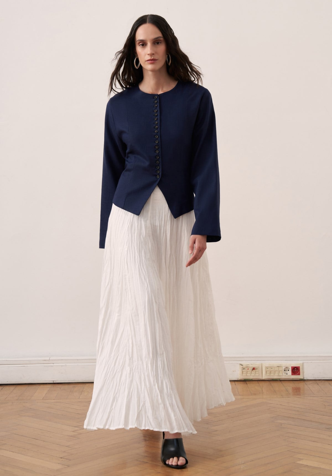 Como Buttoned Linen Blazer - Navy