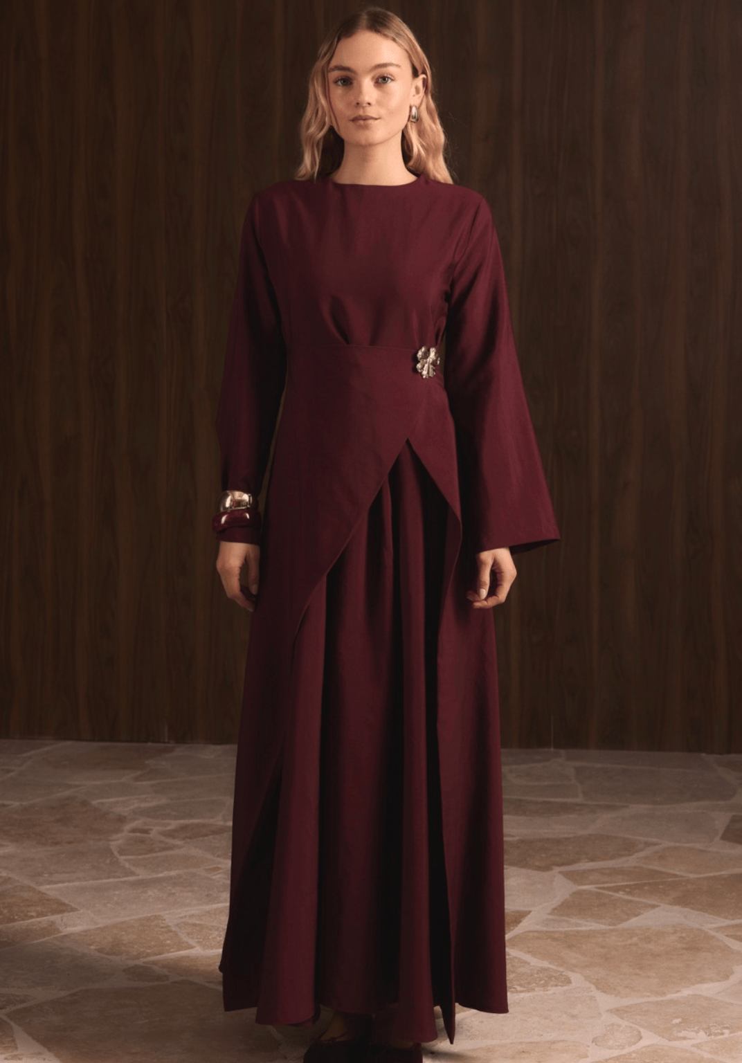 Zoya Brooch Maxi Dress Burgundy
