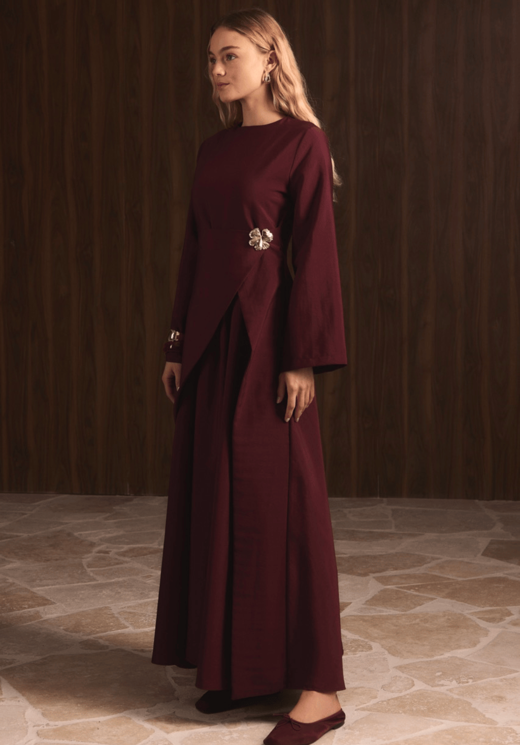 Zoya Brooch Maxi Dress Burgundy