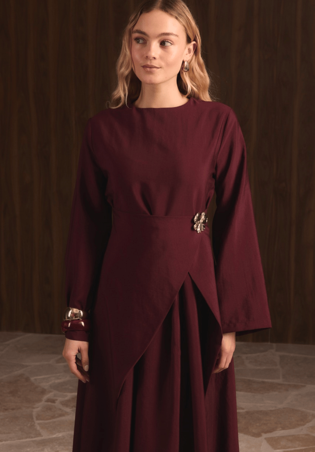 Zoya Brooch Maxi Dress Burgundy