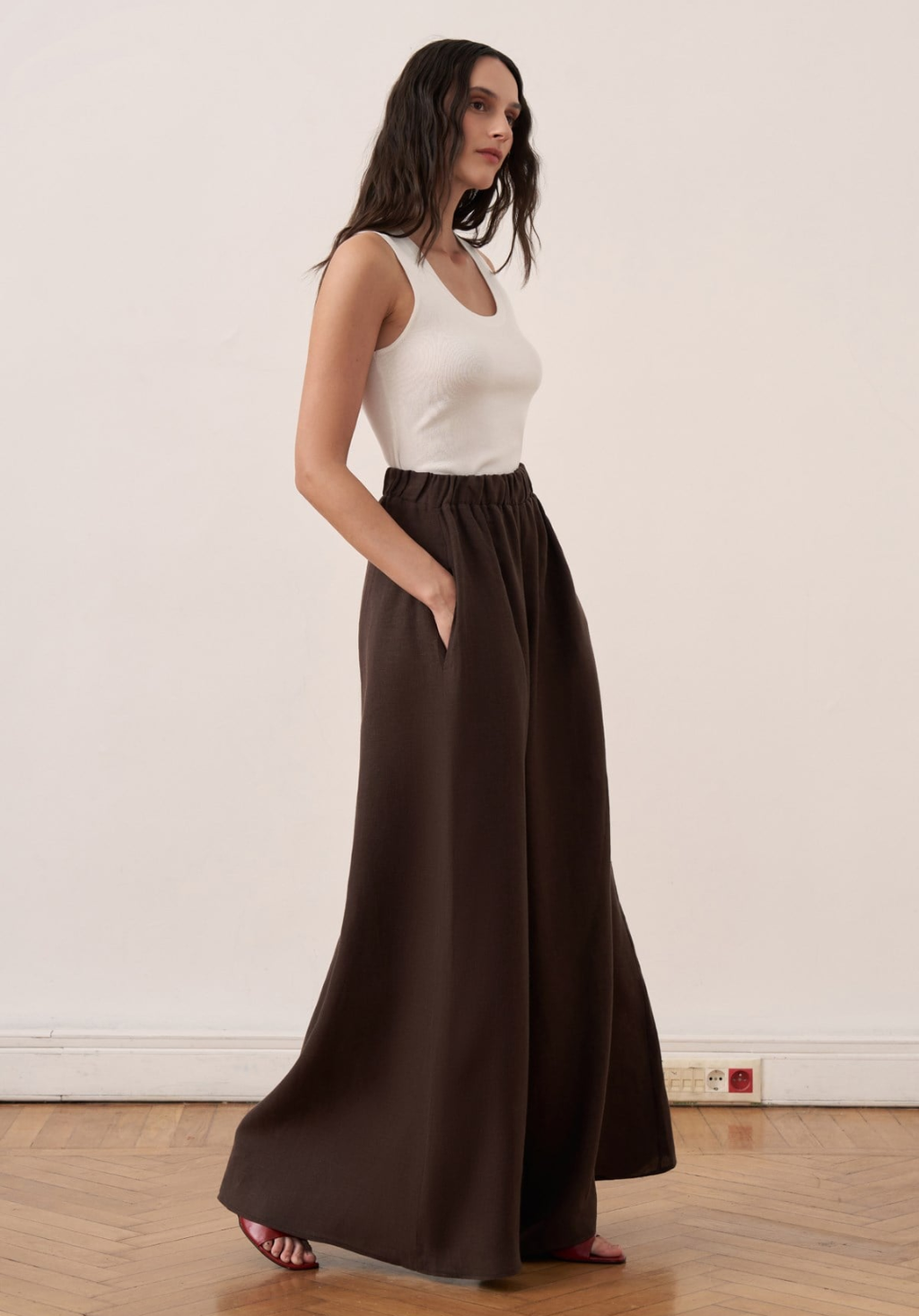 Rula Elastic Waist Linen Trousers - Brown