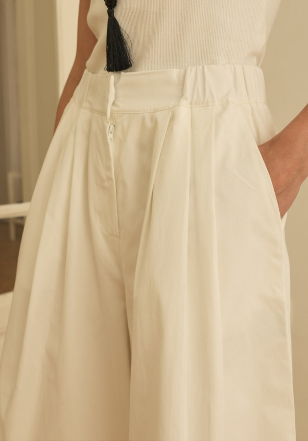Ecru Front-Pleated Culotte Trousers