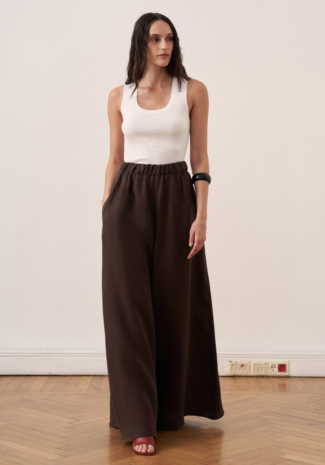 Rula Elastic Waist Linen Trousers - Brown