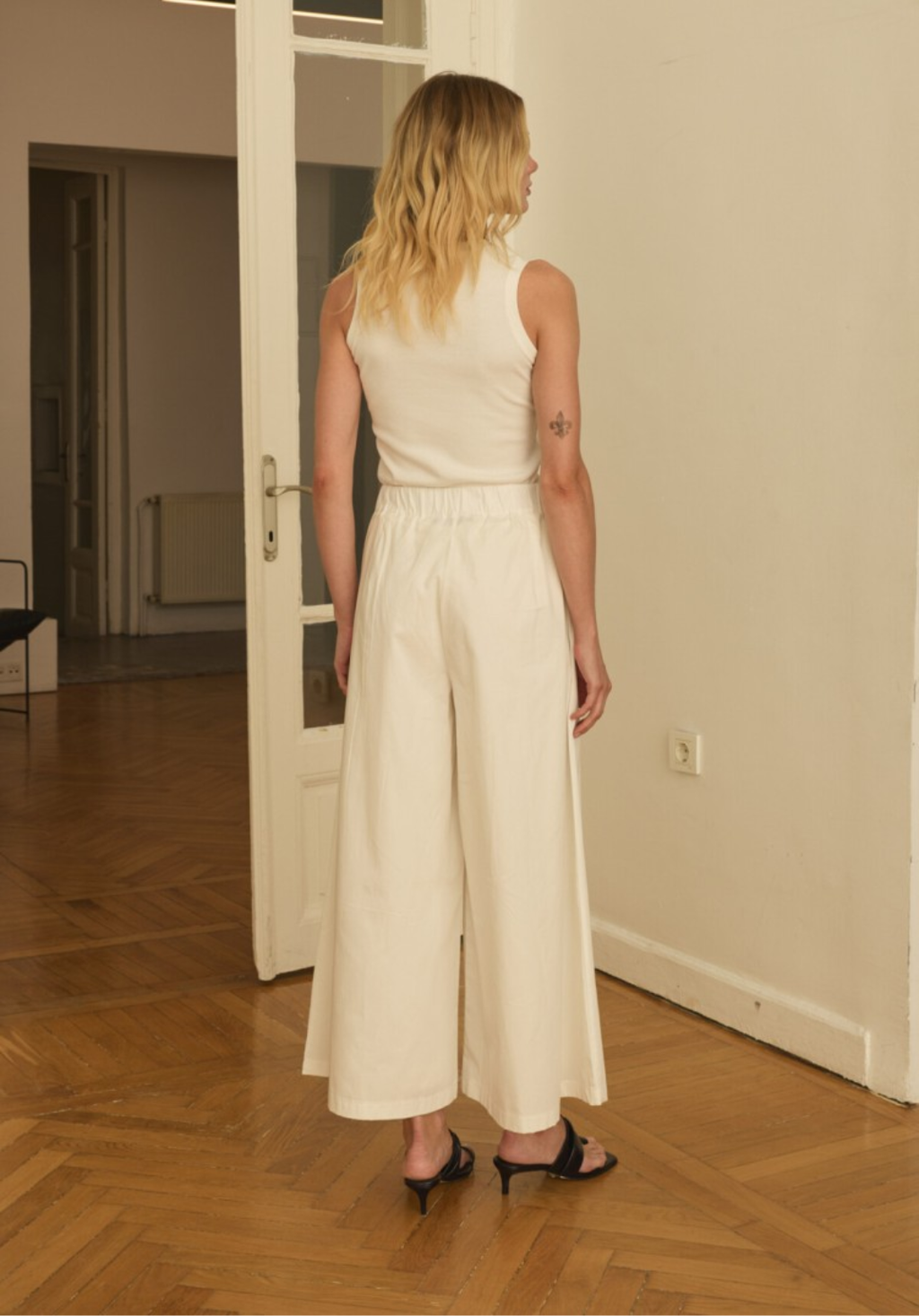 Ecru Front-Pleated Culotte Trousers