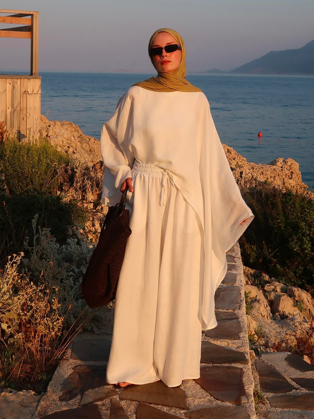 Asymmetrical Cape Top White