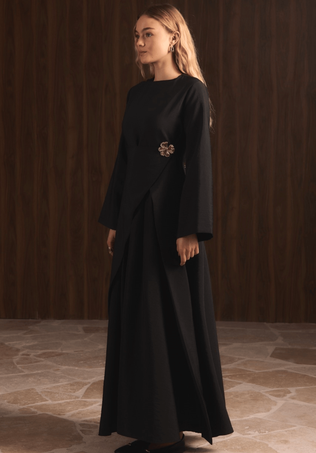 Zoya Brooch Maxi Dress Black