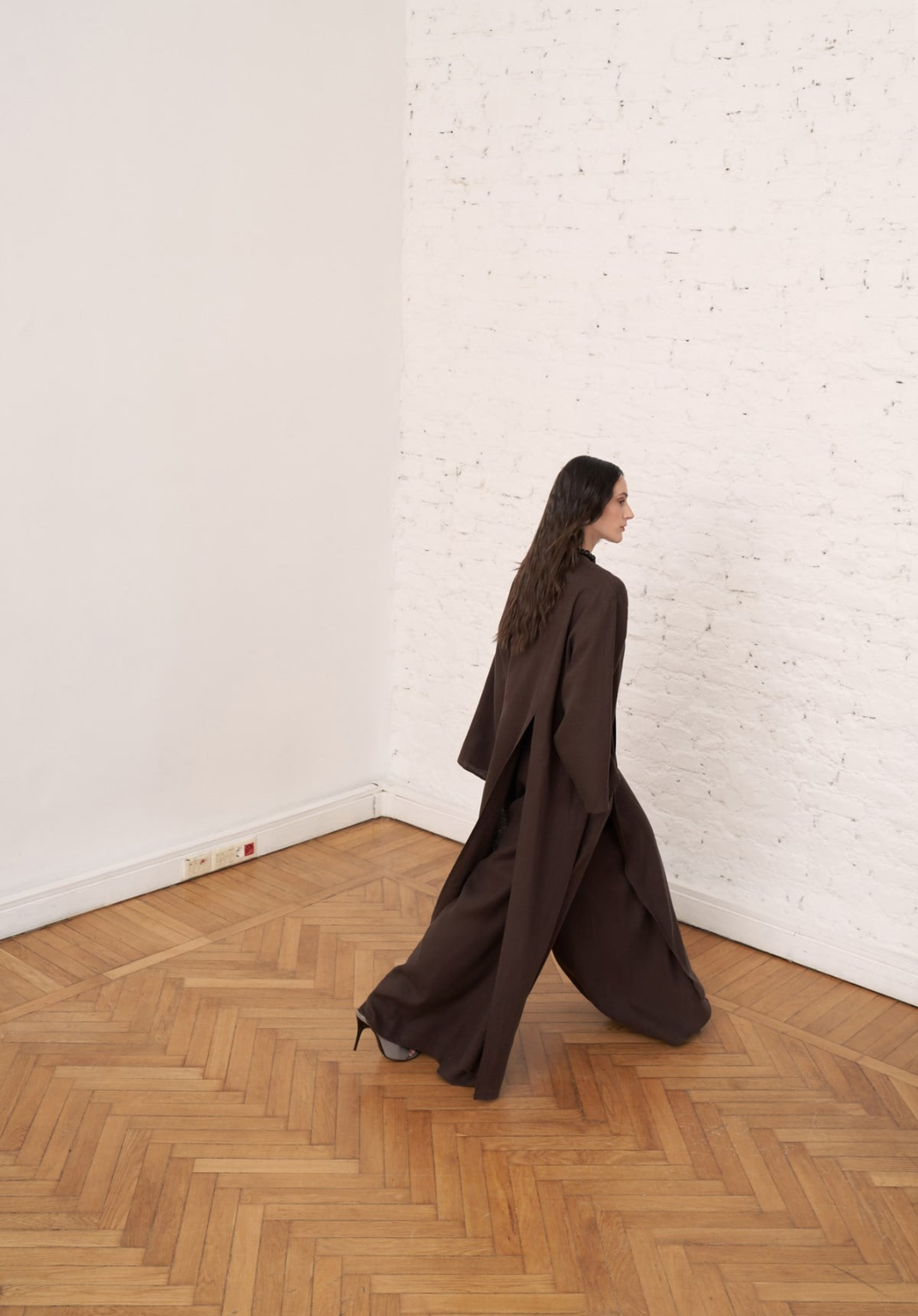 Sorayah Linen Blouse with Slit Detail - Brown