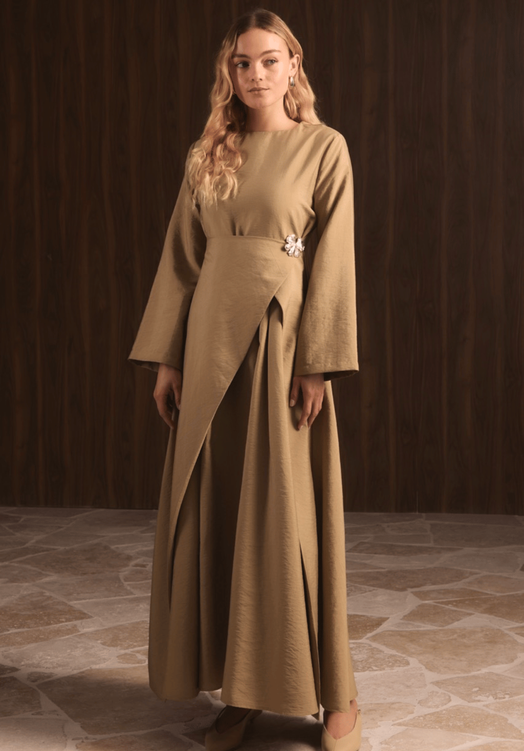 Zoya Brooch Maxi Dress Olive