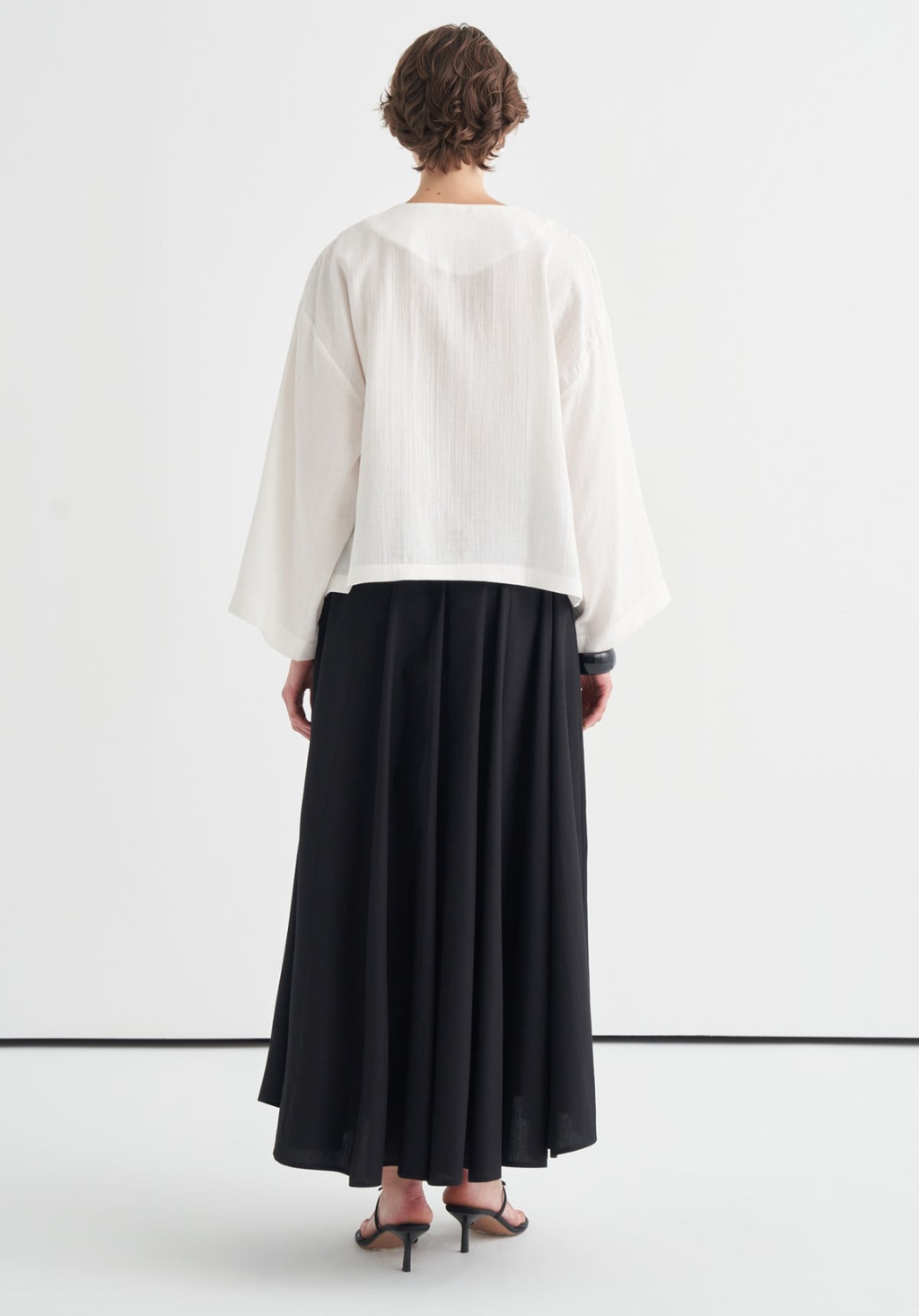 Cleo Mother-of-Pearl Buttoned Muslin Jacket White
