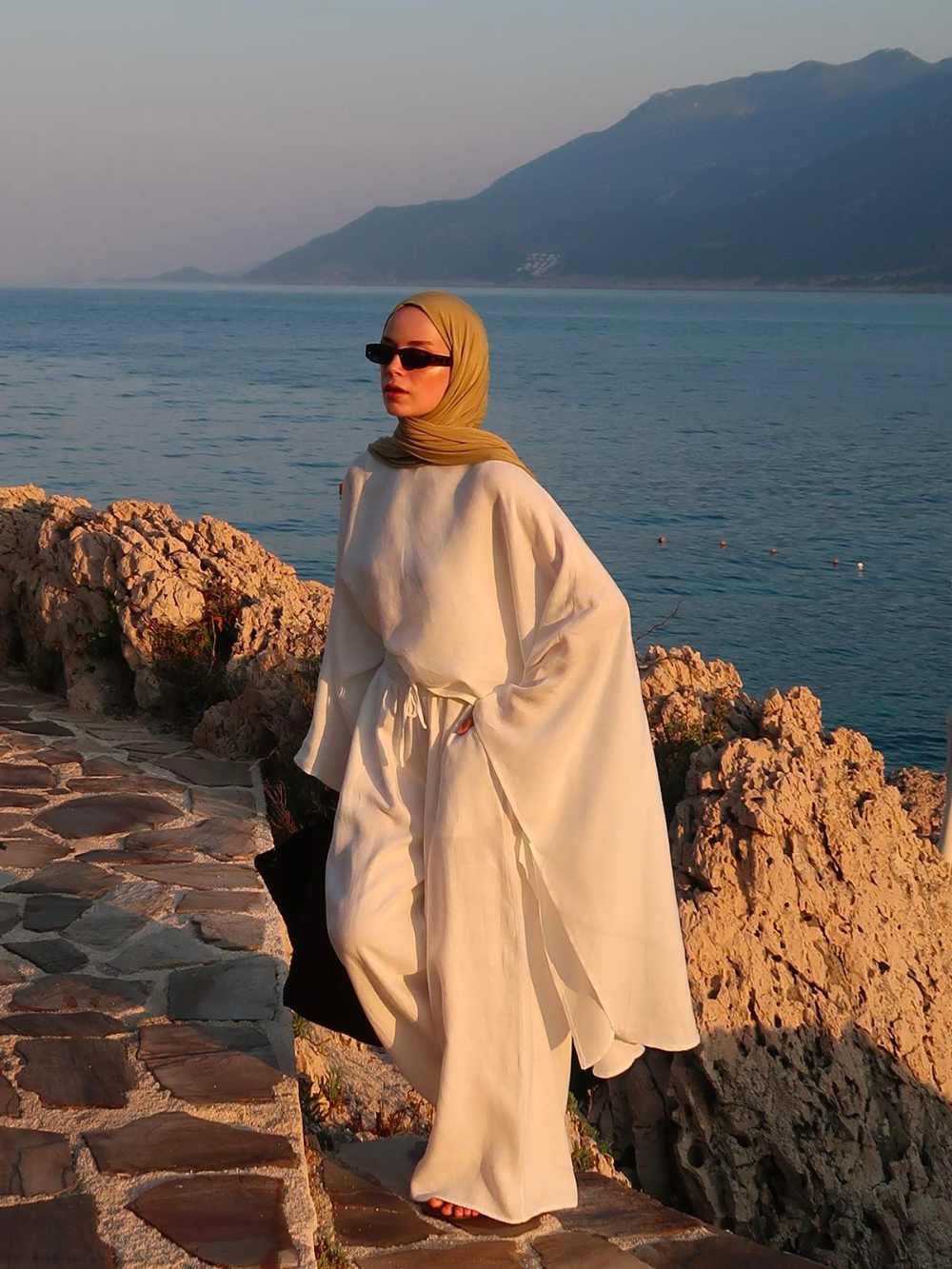 Asymmetrical Cape Top White