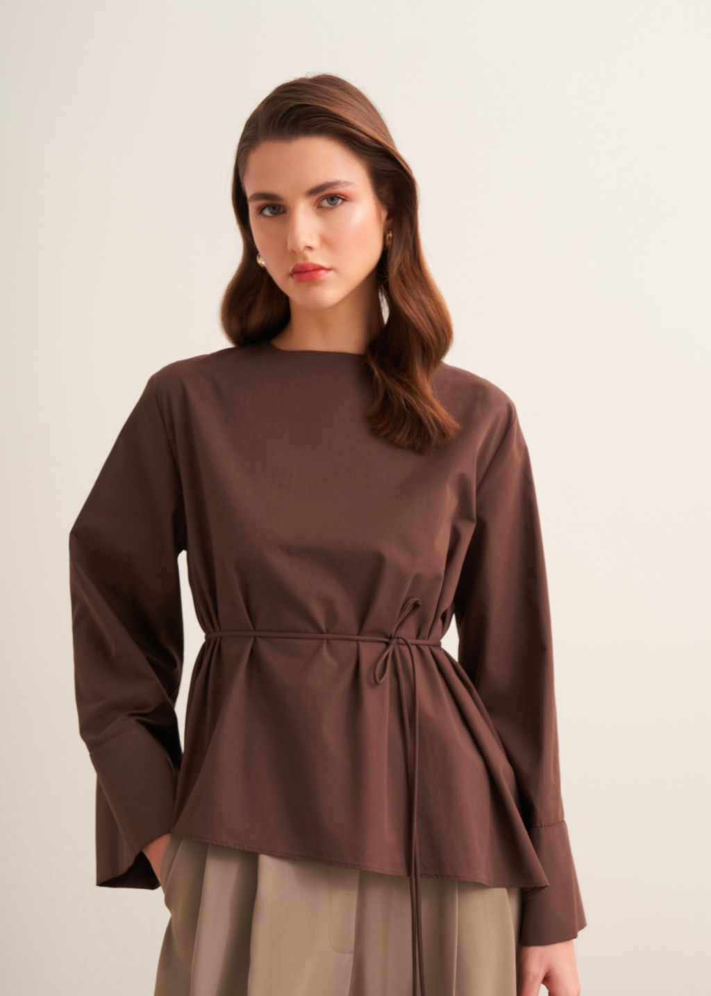 Anna Asymmetric Tie-Waist Poplin Blouse – Brown