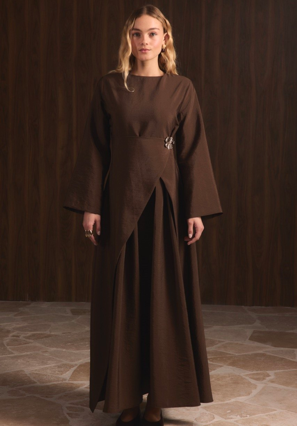 Zoya Brooch Maxi Dress Brown