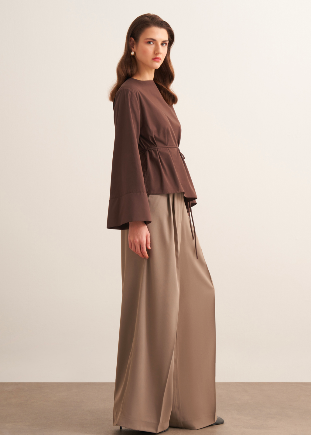 Anna Asymmetric Tie-Waist Poplin Blouse – Brown