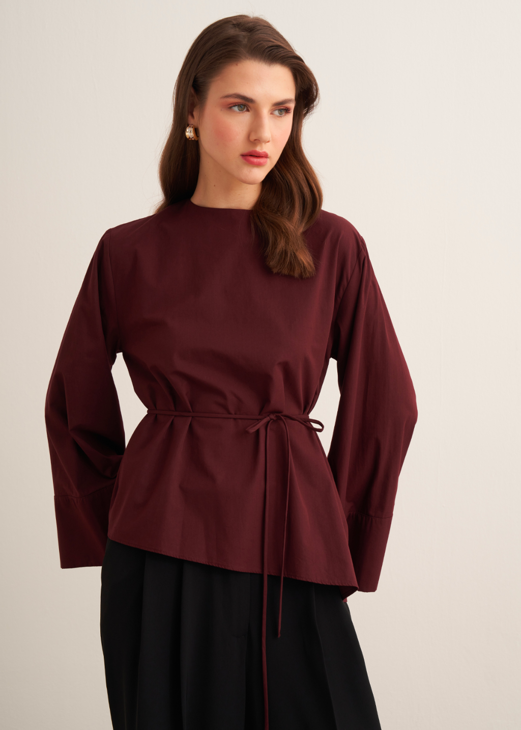 Anna Asymmetric Tie-Waist Poplin Blouse – Burgundy