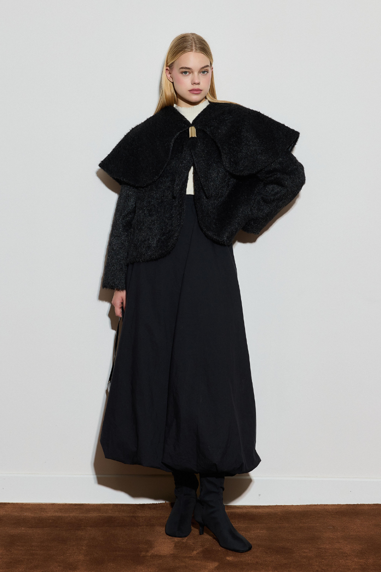 Seraphine Wide Collar Short Fur - Black