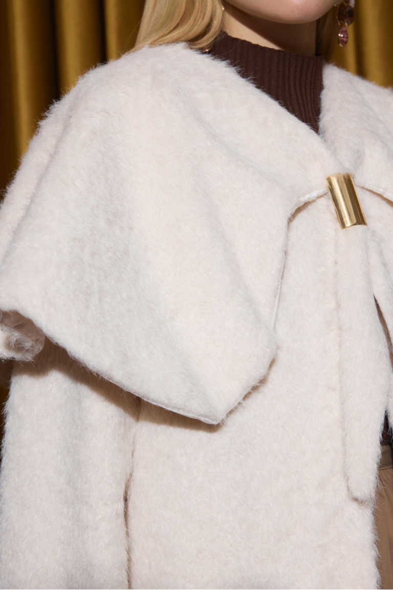 Seraphine Wide Collar Short Fur - Off-White