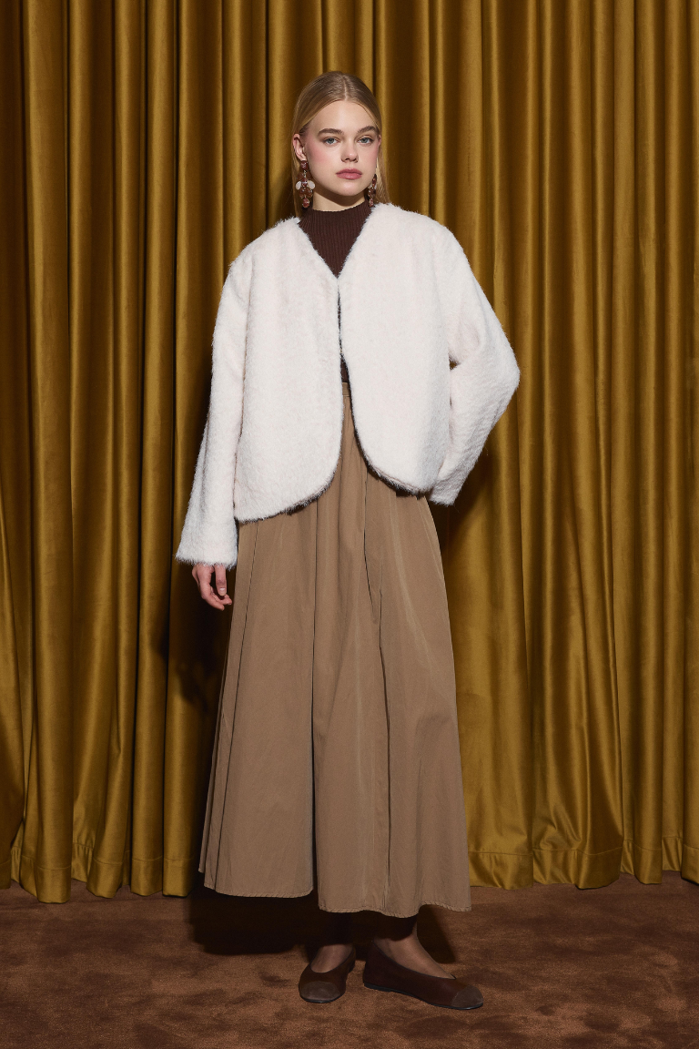 Seraphine Wide Collar Short Fur - Off-White