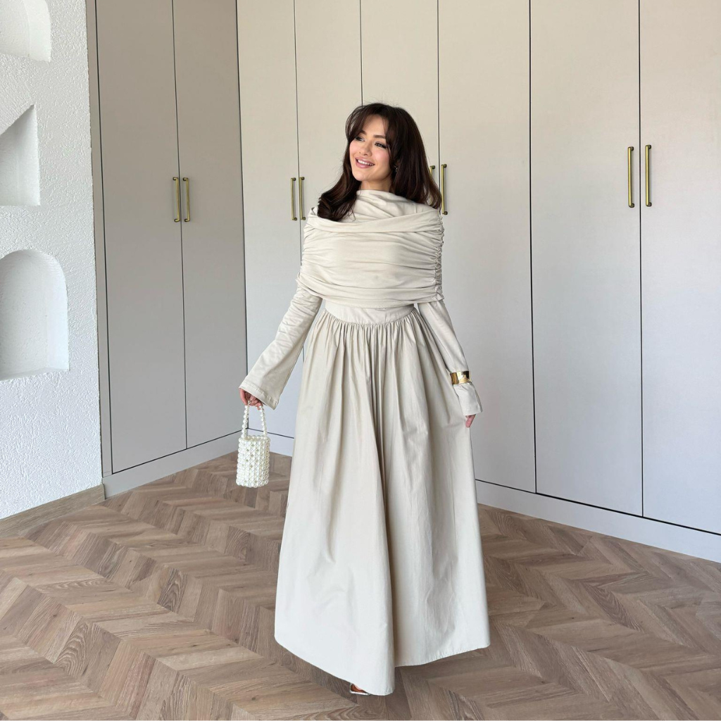 Hanna Dress with Collar Detail off-white