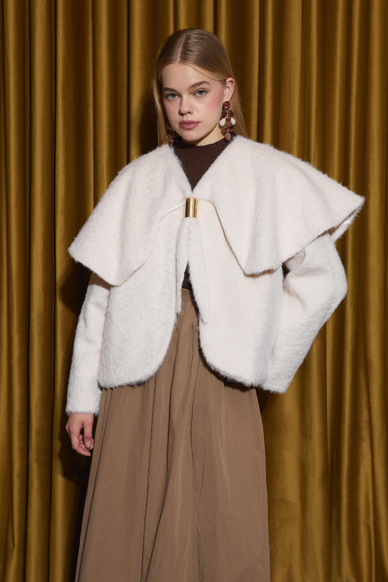 Seraphine Wide Collar Short Fur - Off-White